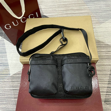 商品細詳を見る:グッチ GUCCI 2025年新作 834475 GGナイロン スモール クロスボディバッグ ショルダーバッグ メンズ