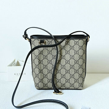 商品名称：グッチ GUCCI 2025年新作 847090 GGエンブレム ナノ バケットバッグ ショルダーバッグ キャンパス