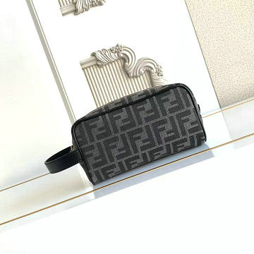 商品名称：フェンディ FENDI 2025年新作 7N0151 FFジャカード 化粧かばん クラッチポーチ ストラップ付き 手持ちかばん