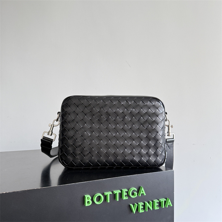 商品名称：ボッテガヴェネタ BOTTEGAVENETA 2026年 ミディアム イントレチャート カメラバッグ ショルダーバッグ