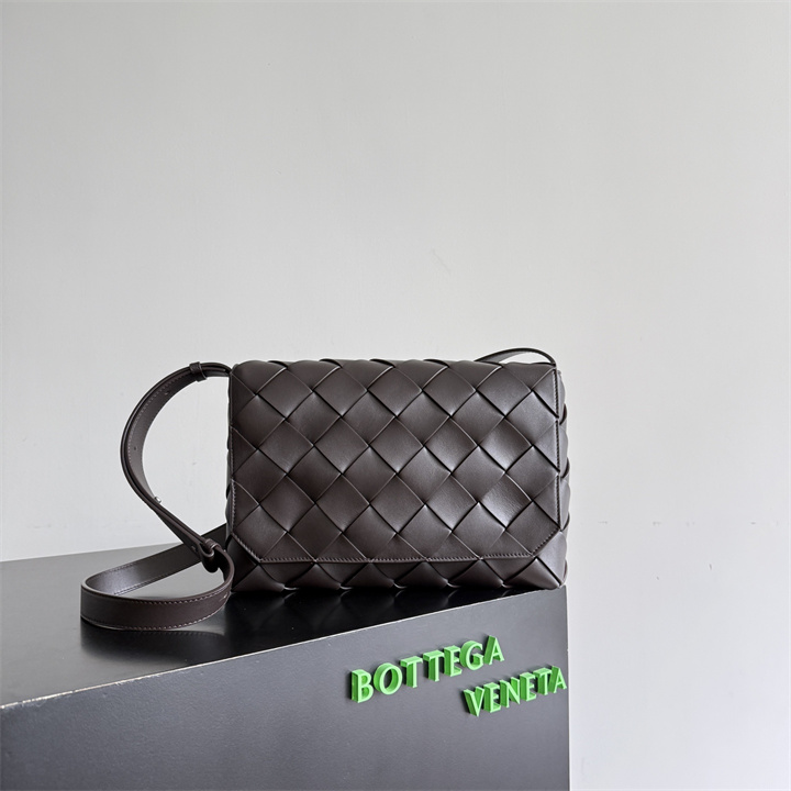 商品名称：ボッテガヴェネタ BOTTEGAVENETA 2026年 モール イントレチャート カメラバッグ ショルダーバッグ