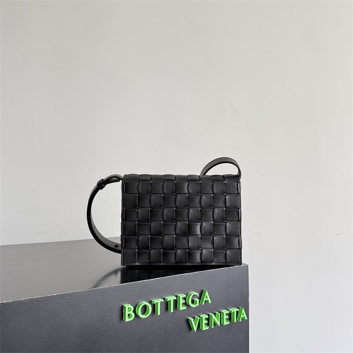 商品名称：ボッテガヴェネタ BOTTEGAVENETA 2026年 オルト メッセンジャーバッグ ショルダーバッグ メンズ