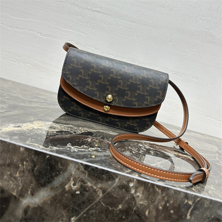商品名称：セリーヌ CELINE 2026年 ストラップ デュオウォレット ショルダーバッグ トリオンフキャンバス