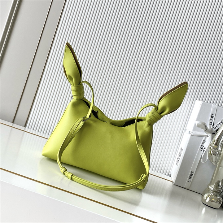 商品細詳を見る:ロエベ LOEWE 2026年 スカーフ バッグ ミディアム ショルダーバッグ レディース