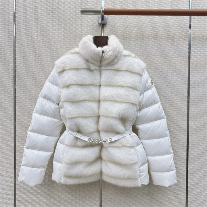 商品名称：モンクレール MONCLER 2026年 レディース ダウンジャケット スタンドカラー フェイクファー 防寒 保温 秋冬 アウター