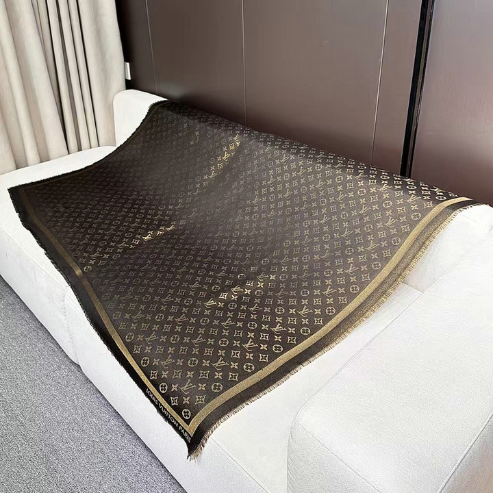 商品細詳を見る:ルイヴィトン LOUISVUITTON 2026年 モノグラム レディース 大判ストール 正方形 両面同色 マフラー ショール 秋冬 防寒 おしゃれ
