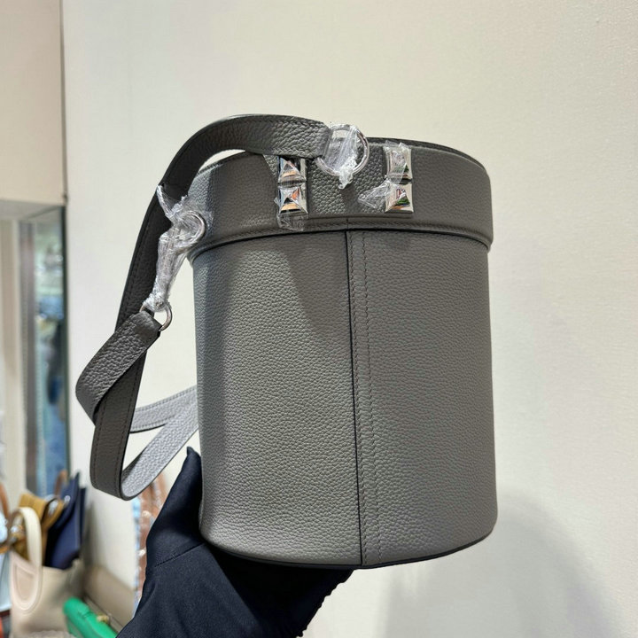 商品細詳を見る:エルメス HERMES 2026年 バッグ ソー メドール ミニショルダーバッグ togo革