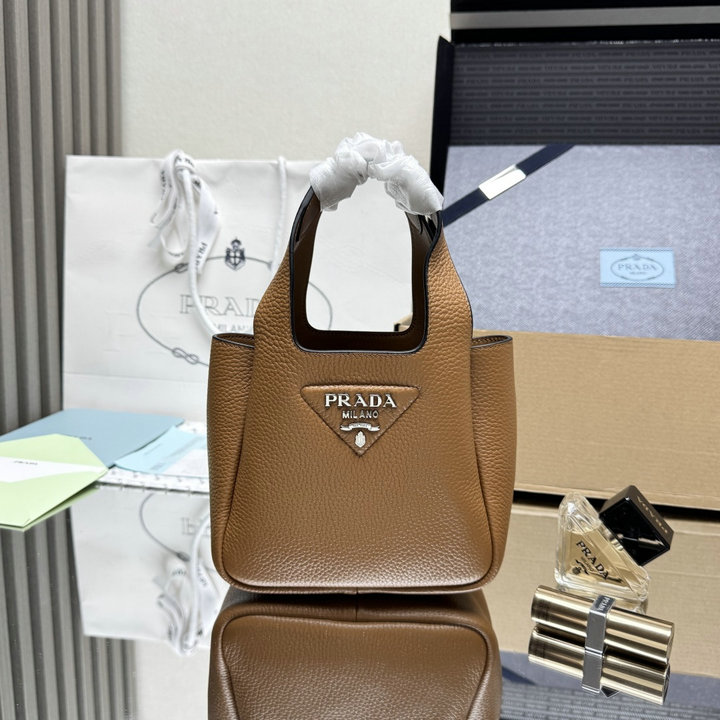 プラダ PRADA 2026年 1BA349 リエゾン ミニ レザー ハンドバッグ トートバッグ カーフレザー レディース