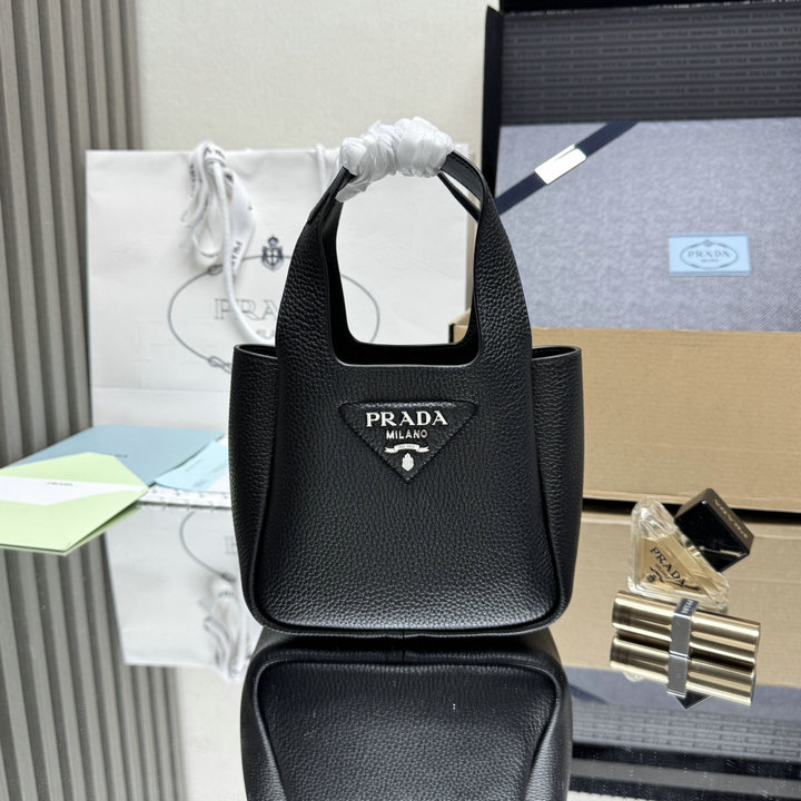 プラダ PRADA 2026年 1BA349 リエゾン ミニ レザー ハンドバッグ トートバッグ カーフレザー レディース