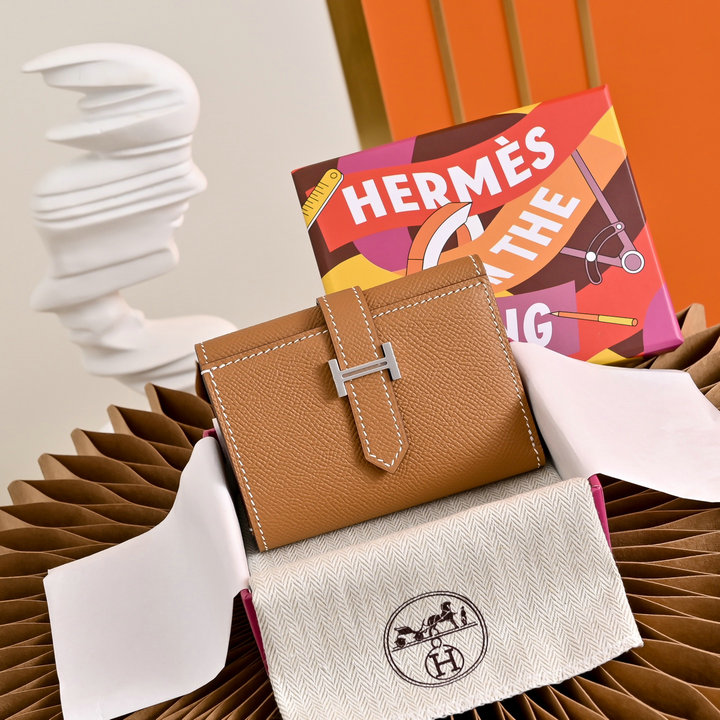 商品名称：エルメス HERMES 2026年 ベアン 三つ折り短財布 カード入れ ヴォーエプソン