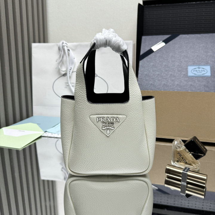 プラダ PRADA 2026年 1BA349 リエゾン ミニ レザー ハンドバッグ トートバッグ カーフレザー レディース