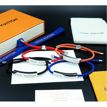 商品細詳を見る:ルイヴィトン LOUISVUITTON 2026年新作 ブレスレット LV スペース ジュエリー