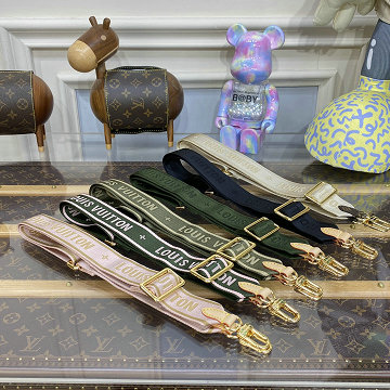 商品細詳を見る:ルイヴィトン LOUISVUITTON 2026年新作 ショルダーストラップ 調節可能 幅4cm