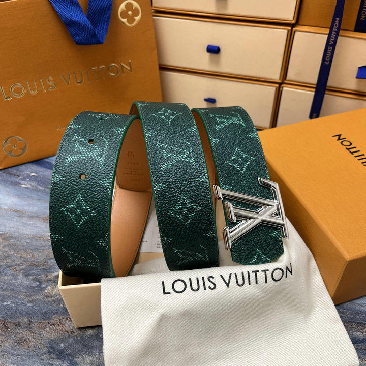 商品名称：ルイヴィトン LOUISVUITTON 2026年新作 ベルト LV ディメンション モノグラム ヘリテージ 40MM リバーシブル