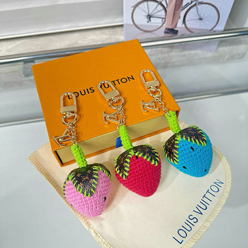 商品細詳を見る:ルイヴィトン LOUISVUITTON 2026年新作 バッグチャーム ベリーリシャス クロシェ キーホルダー キーリング