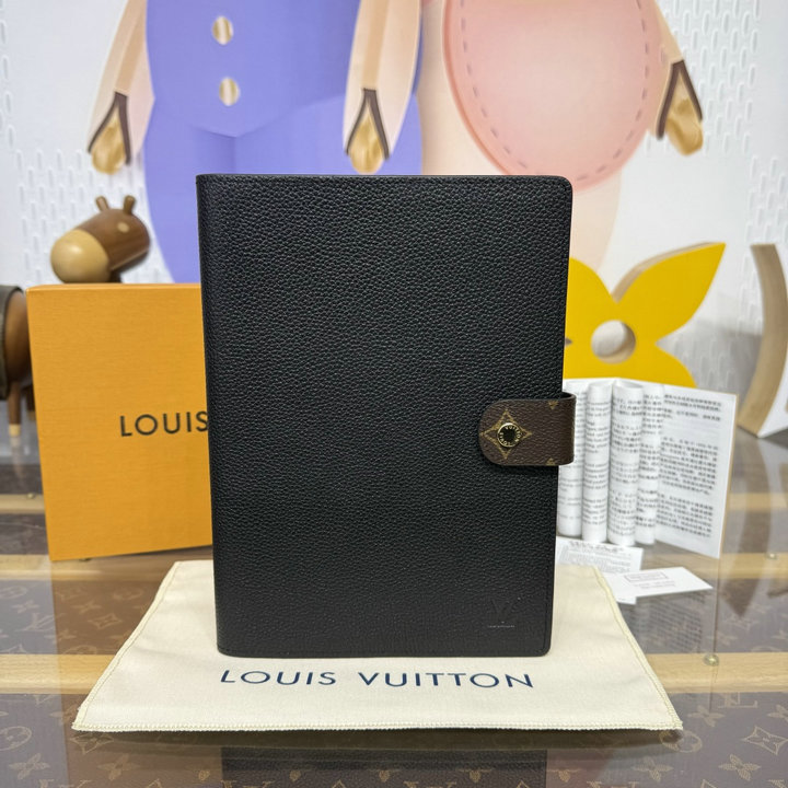 商品名称：ルイヴィトン LOUISVUITTON 2026年新作 ノートブックカバーMM シャルル 手帳カバー レザー