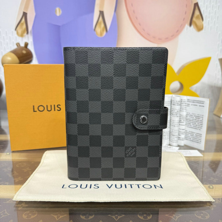商品細詳を見る:ルイヴィトン LOUISVUITTON 2026年新作 アジェンダ MM 手帳カバー ノートブックカバー