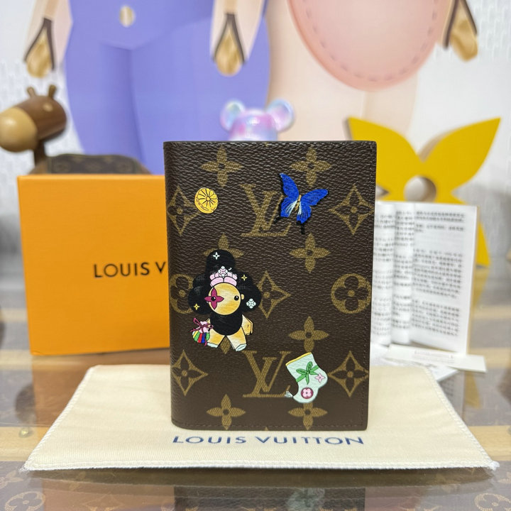 ルイヴィトン LOUISVUITTON 2026年新作 クーヴェルテュール パスポール NM パスポートケース カードケース モノグラム キャンバス