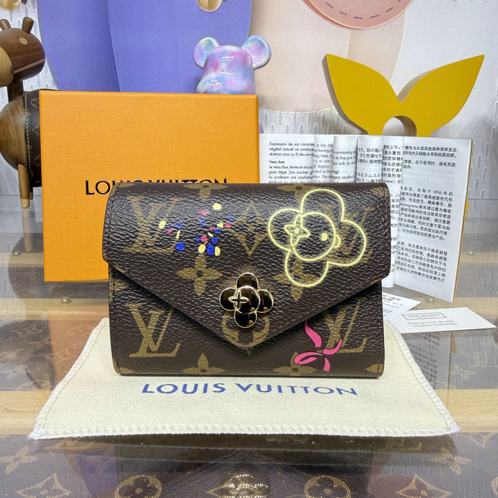 商品細詳を見る:ルイヴィトン LOUISVUITTON 2026年新作 ポルトフォイユ ヴィクトリーヌ 三つ折り短財布 ショートウォレット モノグラム キャンバス レザー