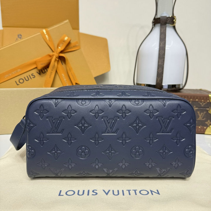 商品細詳を見る:ルイヴィトン LOUISVUITTON 2026年新作 M14843 ドップ キット 手持ちかばん 洗面具収納 ポーチ 旅行かばん モノグラム シャドウ レザー