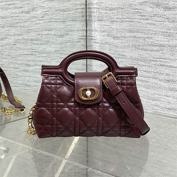 商品細詳を見る:クリスチャンディオール CHRISTIAN DIOR 025-CD2877GJH 2026年新作 Jolie ショルダーバッグ チェーンポーチ スモールバッグ レディース