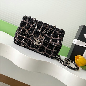 商品細詳を見る:シャネル CHANEL 025-CH4561ZHBK  2026年新作 スモール ハンドバッグ フラップバッグショルダーバッグ スパンコール レディース