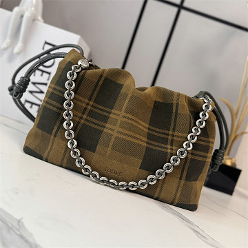 商品名称：ロエベ LOEWE 025-LE012403XS 2026年新作 フラメンコパース ミディアム トートバッグ ショルダーバッグ タータンスエード