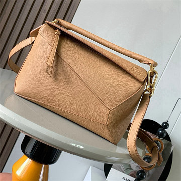 商品細詳を見る:ロエベ LOEWE 025-LE052239LJZS 2026年新作 スモール パズル ハンドバッグ 2way ショルダーバッグ レディース レザー