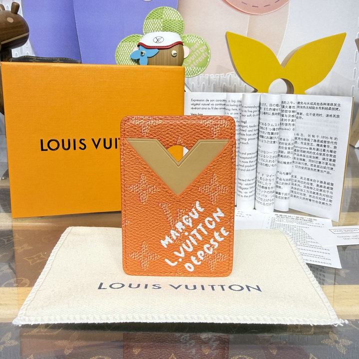 商品細詳を見る:ルイヴィトン LOUISVUITTON 2026年新作 M26945 ポルト カルト マグネット カードケース スマートフォンケース モノグラム ヘリテージ キャンバス