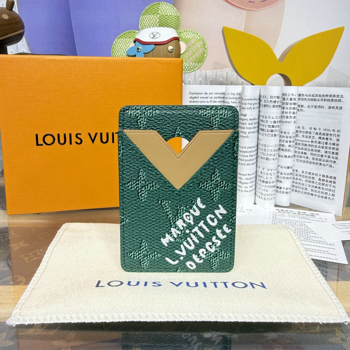 商品名称：ルイヴィトン LOUISVUITTON 2026年新作 M26949 ポルト カルト マグネット カードケース スマートフォンケース モノグラム ヘリテージ キャンバス