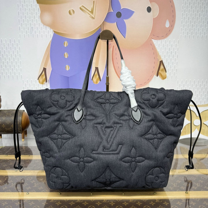 商品細詳を見る:ルイヴィトン LOUISVUITTON 2026年新作 M26364 リバーシブル LV SKI ネヴァーフル インサイドアウト MM トートバッグ ハンドバッグ