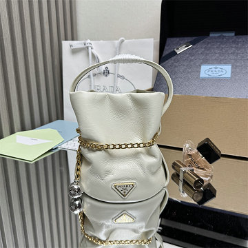 商品名称：プラダ PRADA 025-PD1BE088BS 2026年新作 バックル 装飾ベルト付 レザー バケットバッグ ショルダーバッグ レディース