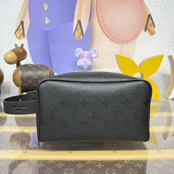 商品細詳を見る:ルイヴィトン LOUISVUITTON 2026年新作 M26810 ロッカー ドップ キット 手持ちかばん 洗面具収納 ポーチ 旅行かばん モノグラム ミッドナイト キャンバス