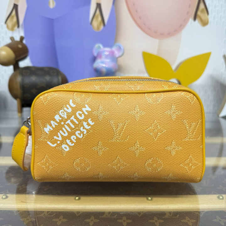 商品名称：ルイヴィトン LOUISVUITTON 2026年新作 M27158 ミニ ドップ キット 手持ちかばん 洗面具収納 ポーチ 旅行かばん モノグラム ヘリテージ キャンバス