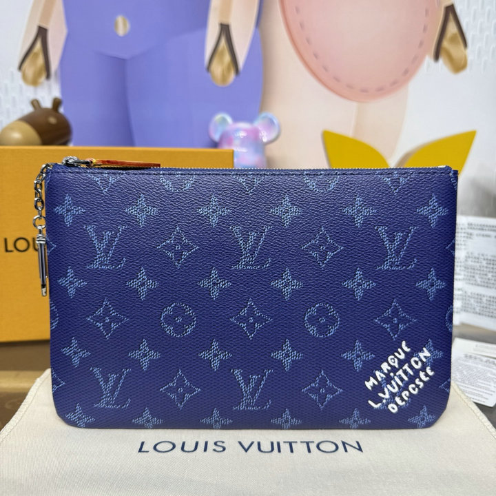 商品細詳を見る:ルイヴィトン LOUISVUITTON 2026年新作 M27109 キーポーチ クラッチバッグ 手持ちかばん モノグラム ヘリテージ キャンバス