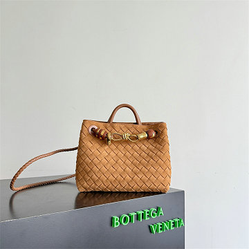 商品細詳を見る:ボッテガヴェネタ BOTTEGAVENETA  025-BOV743568ZRHZ 2025年新作 スモール アンディアーモ トップハンドルバッグ トートバッグ