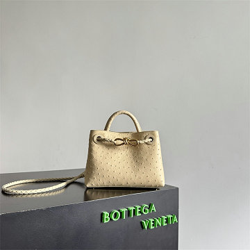 商品細詳を見る:ボッテガヴェネタ BOTTEGAVENETA  025-BOV805232MB2025年新作 スモール アンディアーモ トップハンドルバッグ トートバッグ