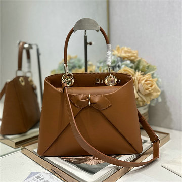 商品細詳を見る:クリスチャンディオール CHRISTIAN DIOR 025-CD0737JT 2025年新作 リボン付き トートバッグ ハンドバッグ ショルダーバッグ レディース