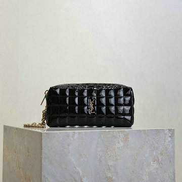 商品細詳を見る:イヴサンローラン Saint laurent YSL 2025年新作 チェーン付きカサンドラ マトラッセ カレ ポーチ 手持ちかばん クラッチバッグ