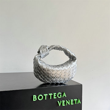 商品細詳を見る:ボッテガヴェネタ BOTTEGAVENETA 99-BOV651876RYS 2026年新作 ミニ ジョディ ホーボーバッグ ハンドバッグ トートバッグ ラウンド型