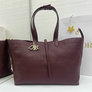 商品細詳を見る:クリスチャンディオール CHRISTIAN DIOR 99-CD2820NJH  2026年新作 トゥジュール ラージ トートバッグ ハンドバッグ レディース