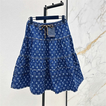 商品細詳を見る:ルイヴィトン LOUISVUITTON 2026年新作 モノグラム デニムシャツ ロングスリーブ ブラウス レディース