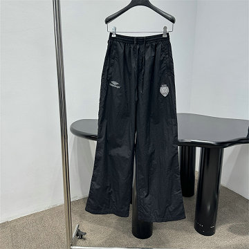 商品細詳を見る:バレンシアガ BALENCIAGA 2026年新作 スポーツパンツ オーバーサイズ ユニセックス おしゃれ 男女兼用
