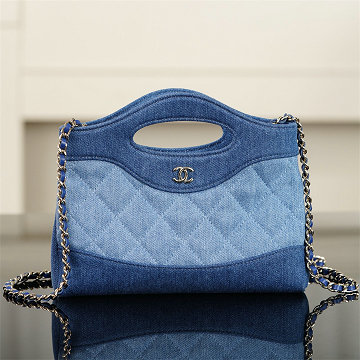 商品細詳を見る:シャネル CHANEL 99-CH3656NLL 2026年春夏 プレコレクション チェーン クラッチ ショルダーバッグ レディース