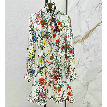 商品細詳を見る:グッチ GUCCI 2026年新作 プリント シルクツイル ドレス ロングスリーブ ワンピース レディース