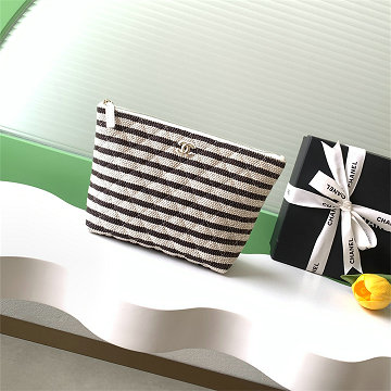 商品名称：シャネル CHANEL 99-CH4989BS 2025/26年 クルーズ コレクション ショー チェーン クラッチ ジップケース 手持ちかばん クラッチバッグ