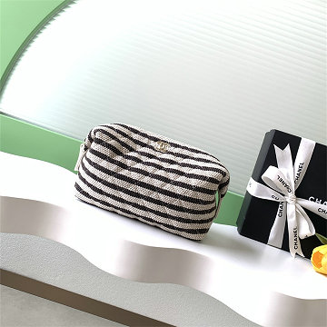 商品細詳を見る:シャネル CHANEL 99-CH4990BK 2025/26年 クルーズ コレクション ショー ジップケース クラッチバッグ 手持ちかばん ポーチ レディース