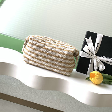 シャネル CHANEL 99-CH4990XS 2025/26年 クルーズ コレクション ショー ジップケース クラッチバッグ 手持ちかばん ポーチ レディース