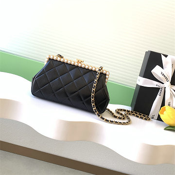 商品細詳を見る:シャネル CHANEL 99-CH5912BK 2025/26年 クルーズ コレクション ショー クラッチ バッグ ショルダーバッグ レディース