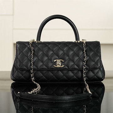 商品細詳を見る:シャネル CHANEL 99-CH6091QBK  2026年春夏 プレコレクション マキシ トップハンドル フラップ バッグ ショルダーバッグ レディース